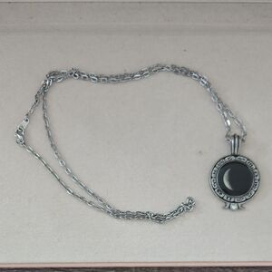 💫 Elegant Silver Pendant Necklace